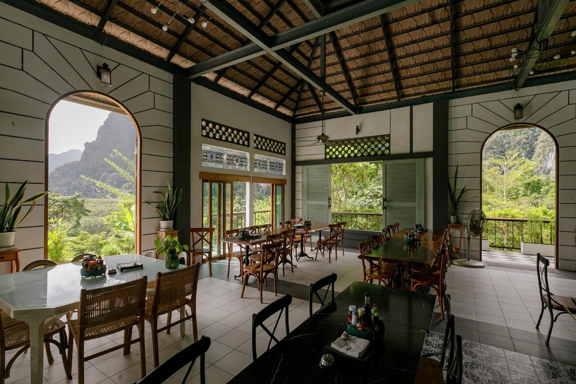 Magical Mountain View Resort Khao Sok National Park Exterior photo
