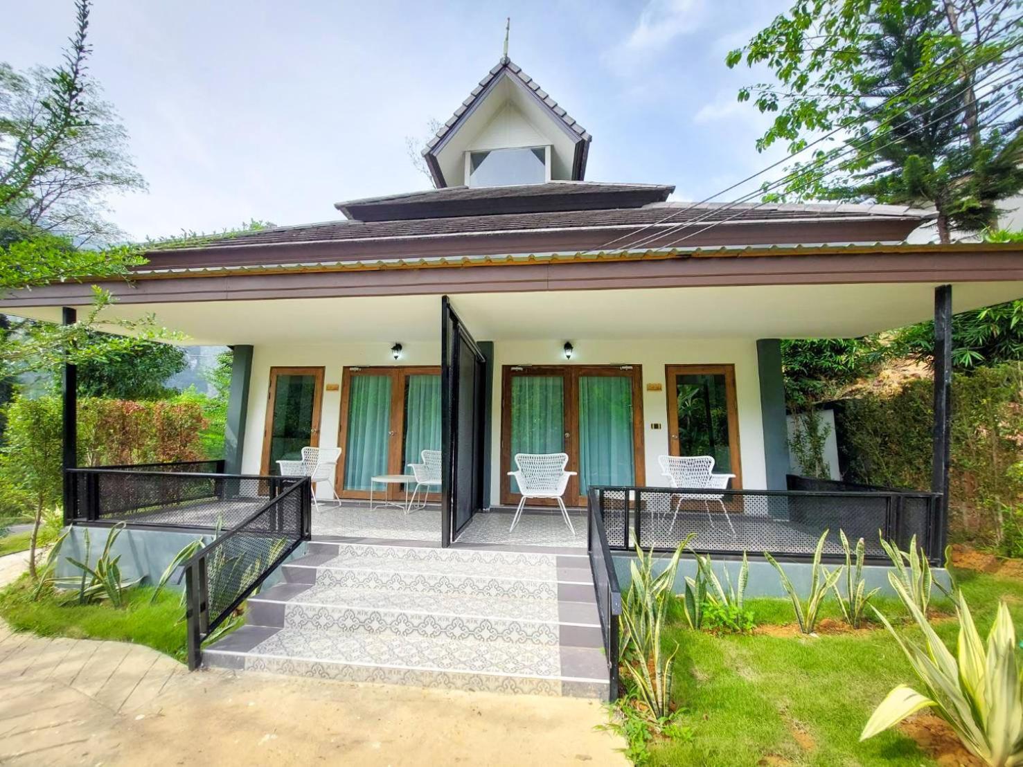 Magical Mountain View Resort Khao Sok National Park Exterior photo